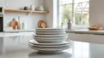 Platzsparende Teller und Schalen